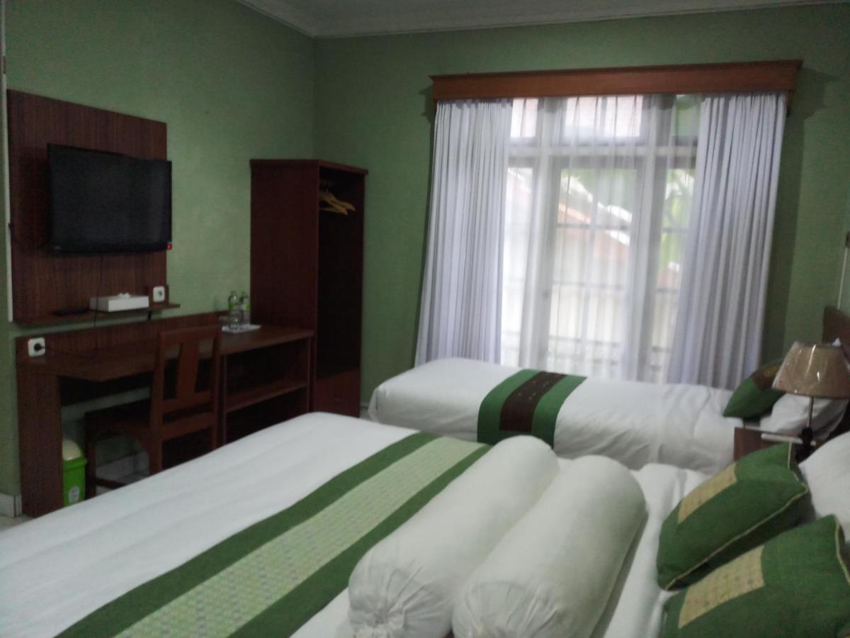 Griya Jene Homestay Syariah Ngabean Exterior photo